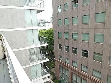 眺望　人通りのある安心感のある環境です。