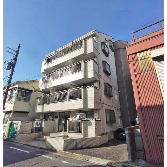 建物外観　駅から約１０分、落ち着いた場所です