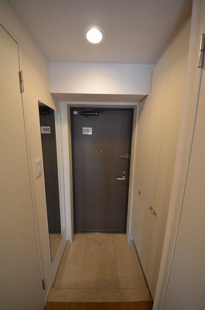 玄関　※別部屋の参考写真です。