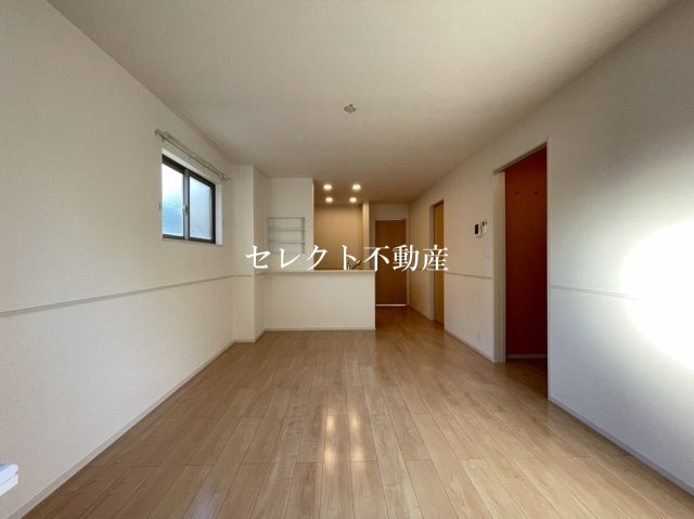 居室・リビング　【サンライト桜III】