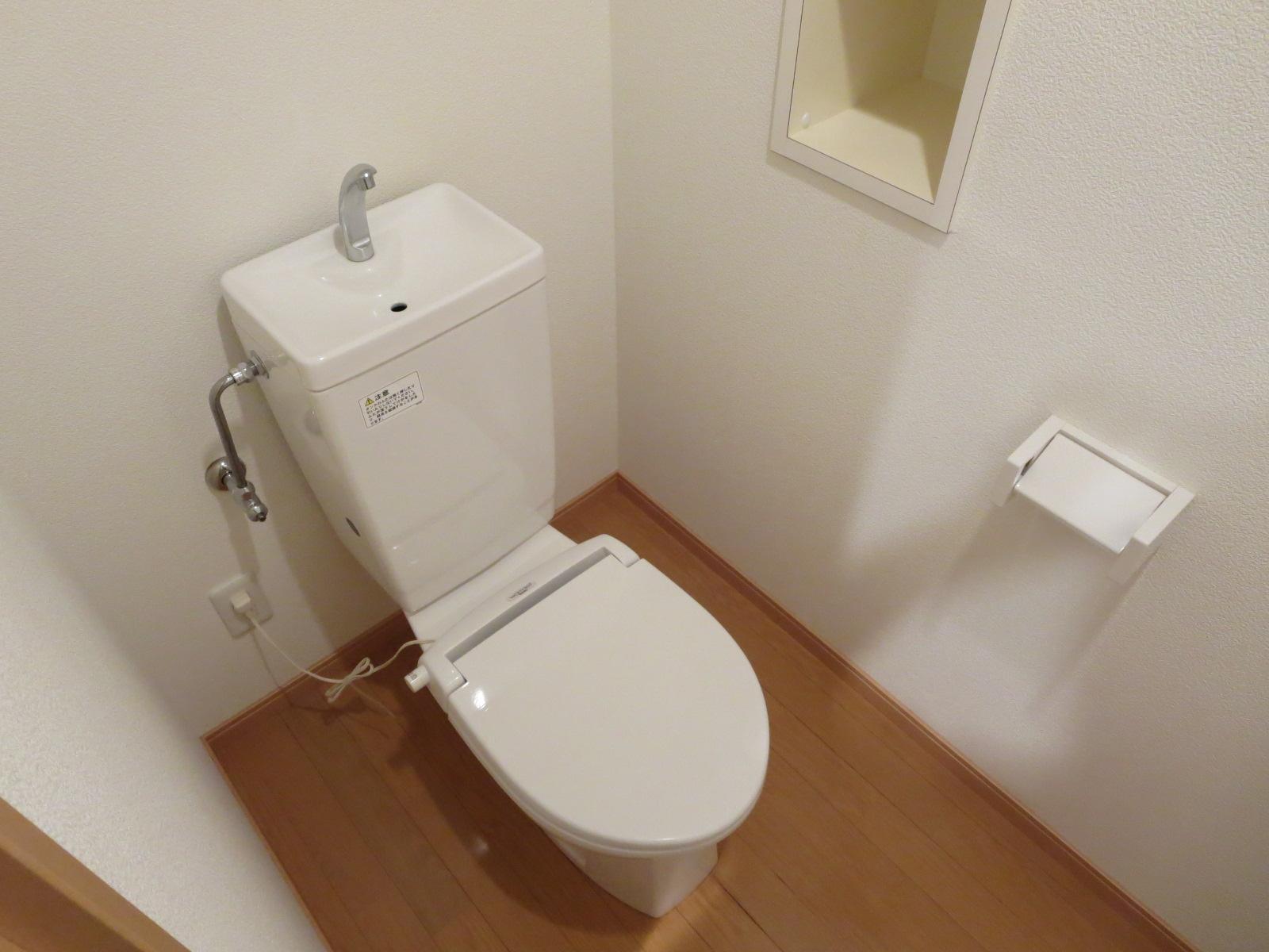 トイレ　※中部屋です