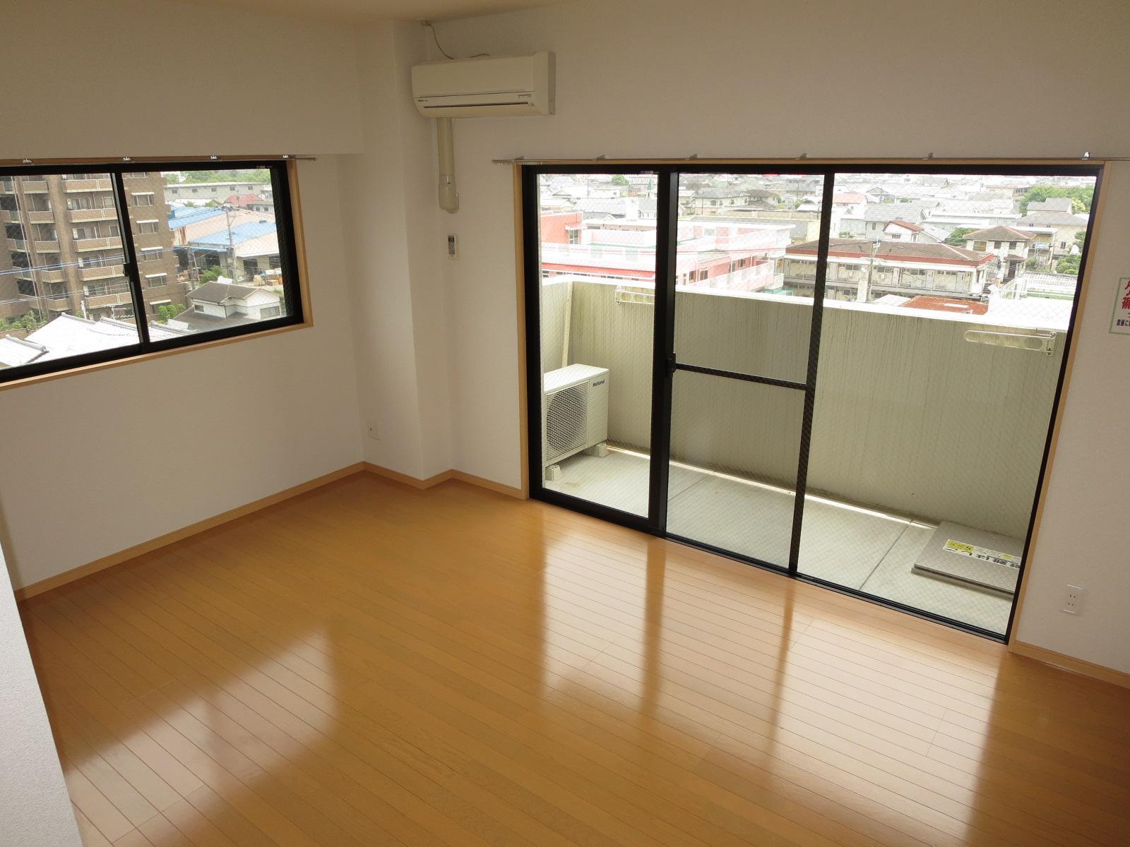 居室・リビング　※中部屋です