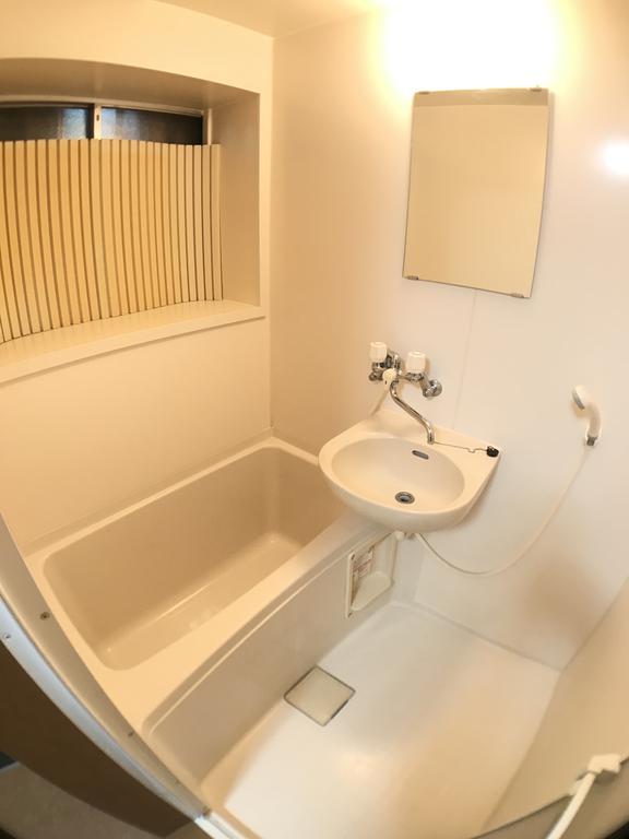 バス・シャワールーム　1階のお部屋の写真になります