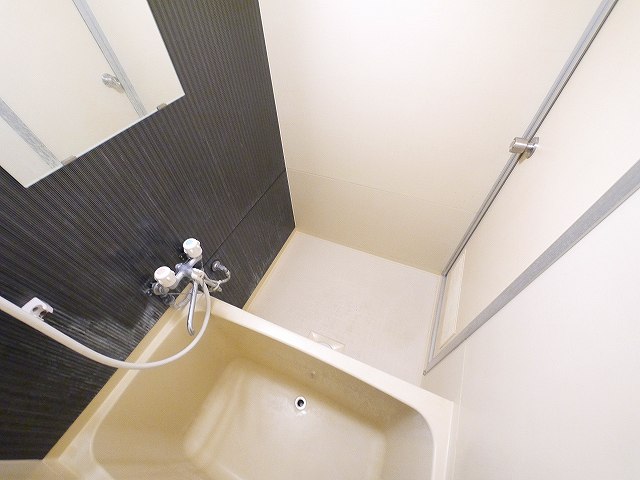 バス・シャワールーム　ゆったり過ごせるお風呂です