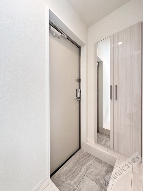 玄関　玄関もスッキリ♪姿見付きシューズボックス♪