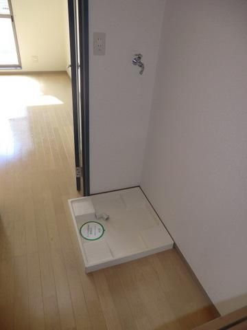 その他設備　室内洗濯機置場です