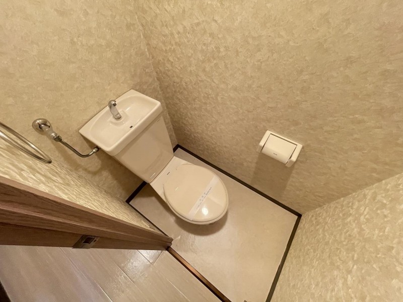 トイレ　トイレ