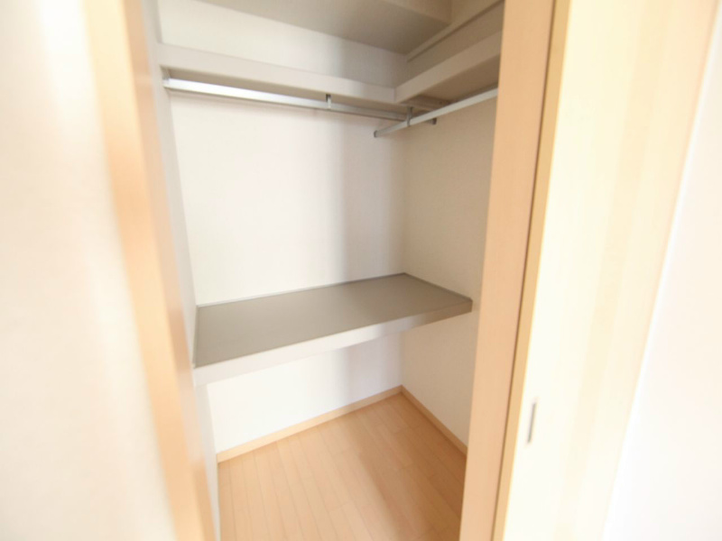 収納　ウォークインクローゼット（収納充実してます）
