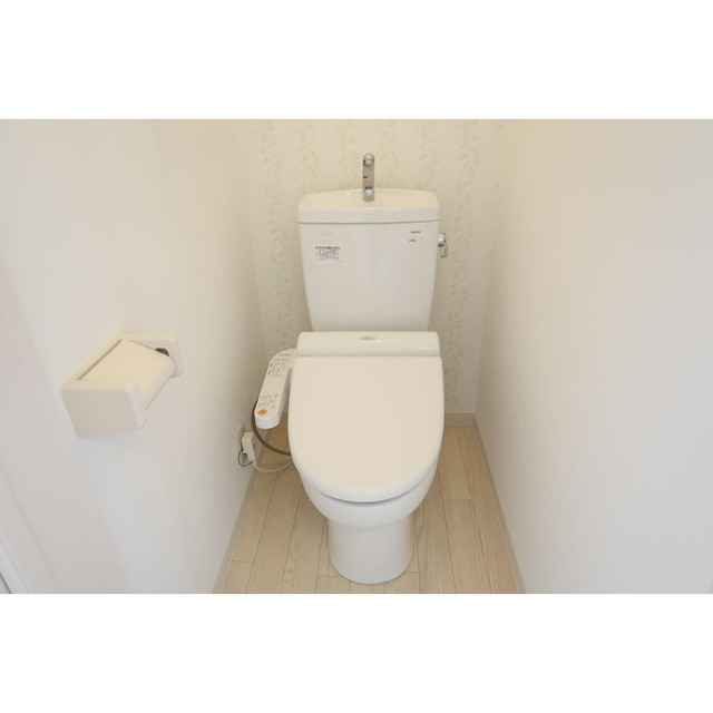 トイレ　温水洗浄暖房便座