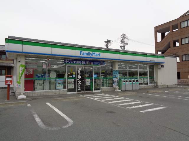 コンビニ　ファミリーマート（コンビニ）まで2338m