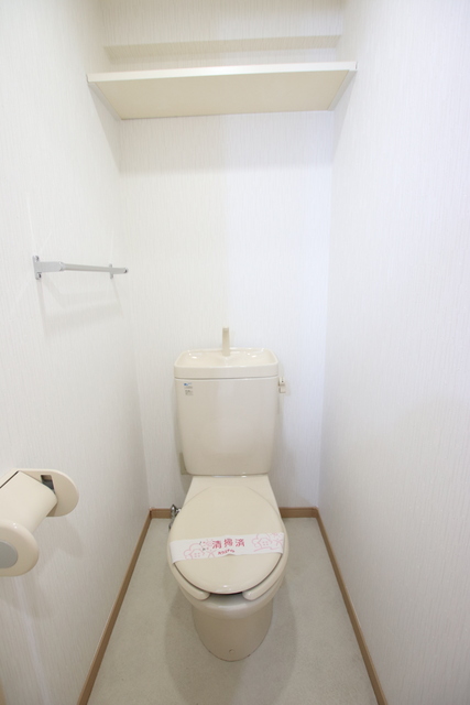 トイレ　【※別室参考写真】バストイレ別です♪