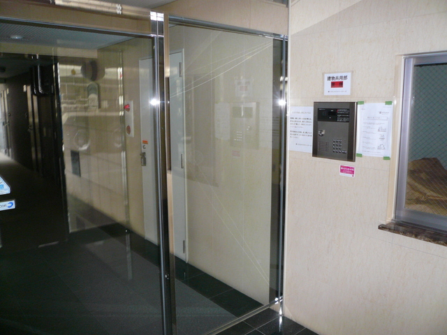 セキュリティ　オートロック付エントランス