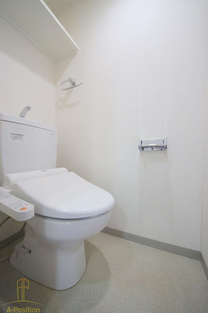 トイレ　エスカーサ心斎橋EAST