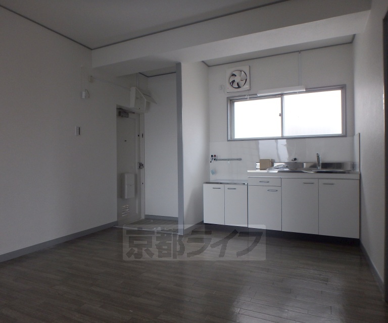 居室・リビング　フローリングが綺麗なお部屋です。