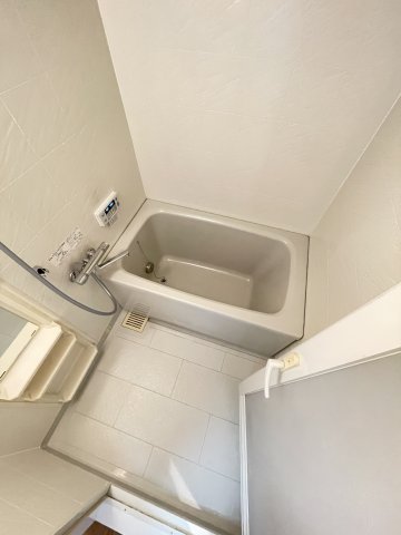 バス・シャワールーム　浴室乾燥機付きで便利です！