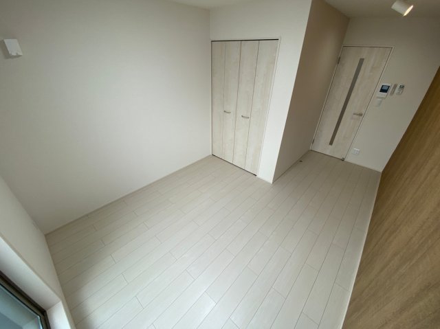 居室・リビング　エアコン付きで快適に過ごせます♪