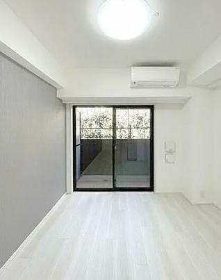 居室・リビング　別部屋の写真を使用しております。