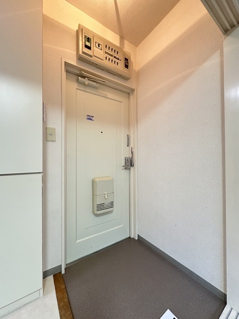 玄関　別部屋参考写真です