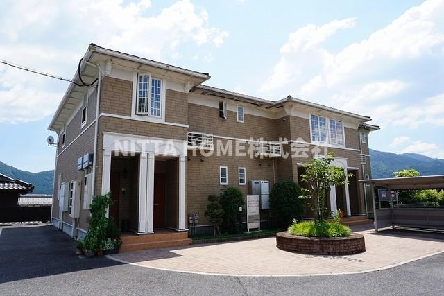 建物外観　敷金・礼金０円◎角部屋の南向き最上階です★