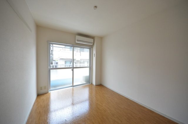 居室・リビング　☆初めての１人暮らしにも☆