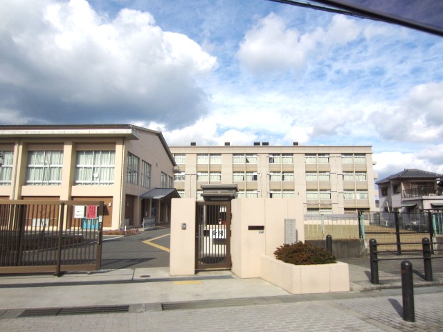 小学校　泉佐野市立第二小学校（小学校）まで1168m