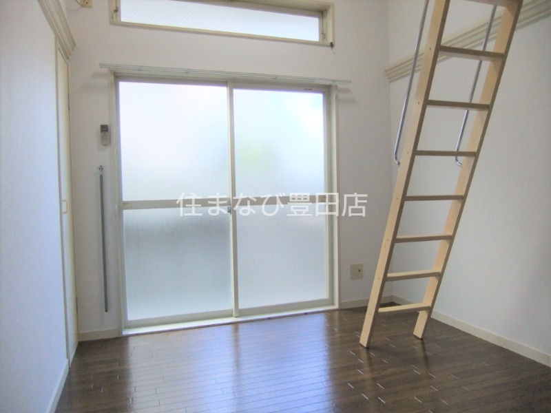 居室・リビング　同型別部屋写真