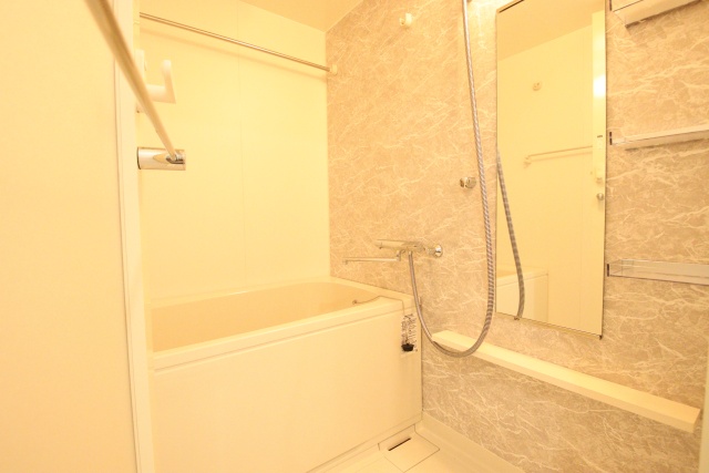 バス・シャワールーム　※別室の参考写真の為、現況優先です。