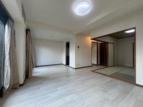 居室・リビング　リビング・ダイニング（約12.6畳）