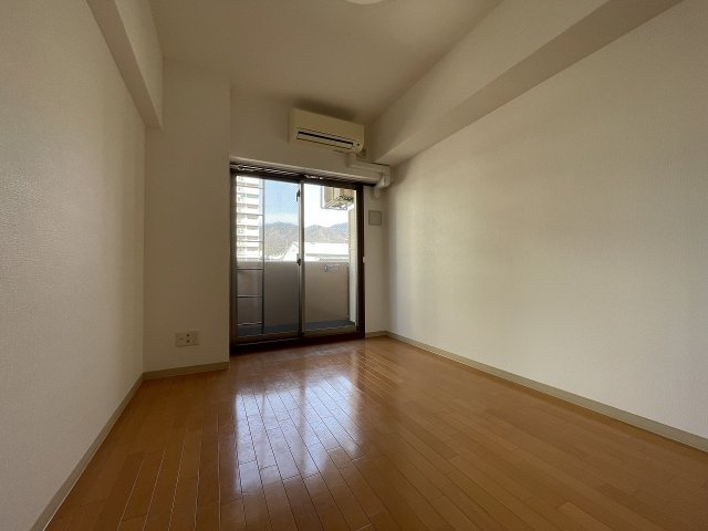 居室・リビング　居間です