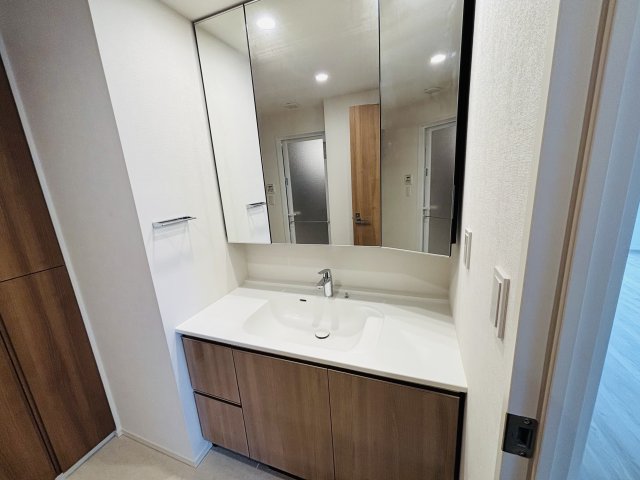 洗面設備　＊同間取り別部屋参照