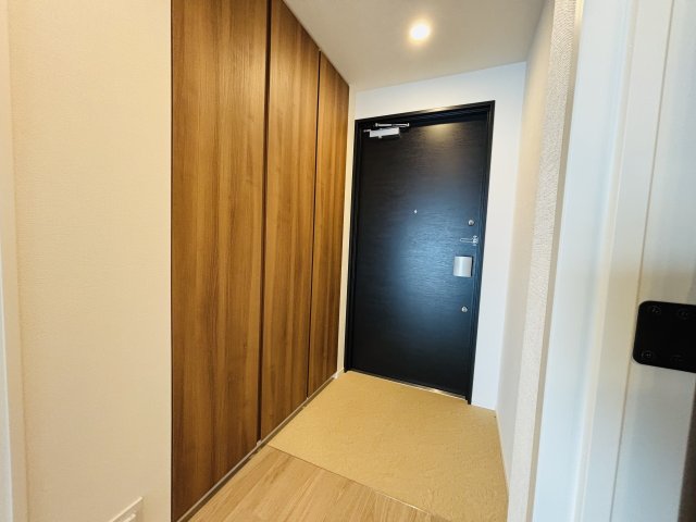 玄関　＊同間取り別部屋参照