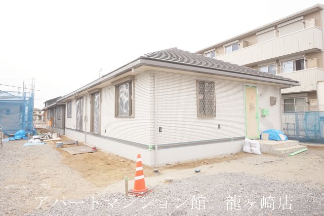 建物外観　建築中