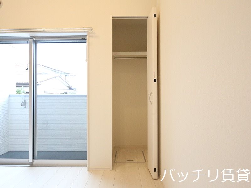 収納　画像は同型タイプの為、現状を優先致します。
