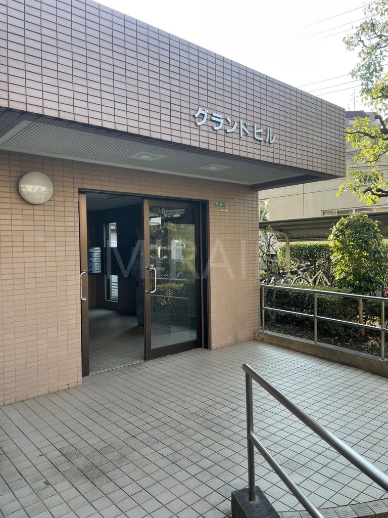 エントランス　エントランス