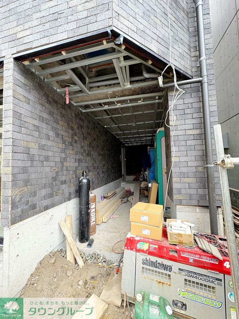 エントランス　現地待ち合わせ歓迎♪お問合せはタウンハウジングまで！