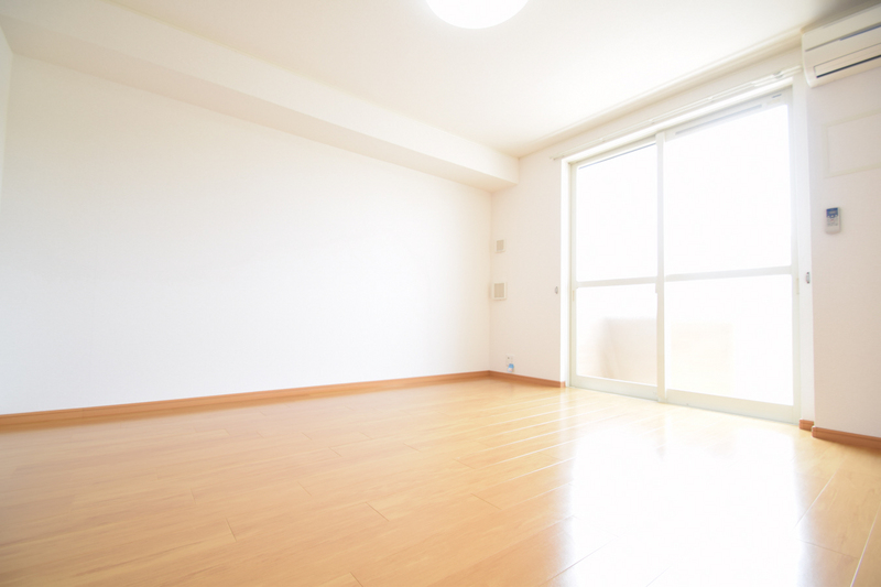 居室・リビング　光溢れるリビング