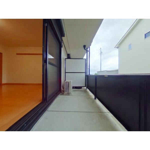 バルコニー　掲載写真は同型モデルを掲載しており実際のお部屋と仕様等が異な