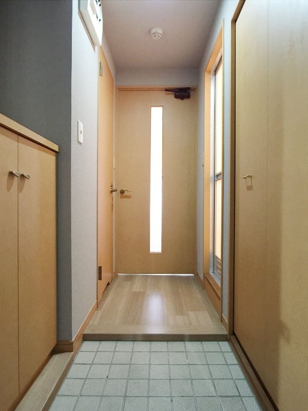 玄関　解放感ある玄関ですね