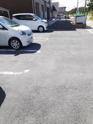 駐車場　車をお持ちの方に嬉しい駐車場付きの物件です