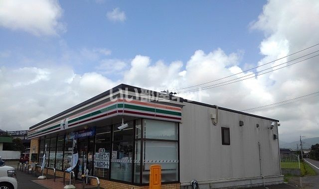 コンビニ　セブンイレブン 日南星倉6丁目店（コンビニ）まで422m