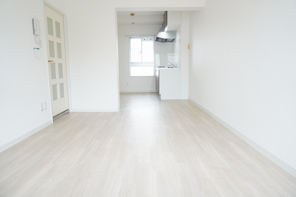 居室・リビング　広々LDK12.5帖、ダイニングセットやソファーも置けます♪