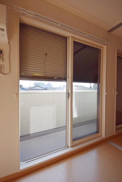 バルコニー　シャッター雨戸