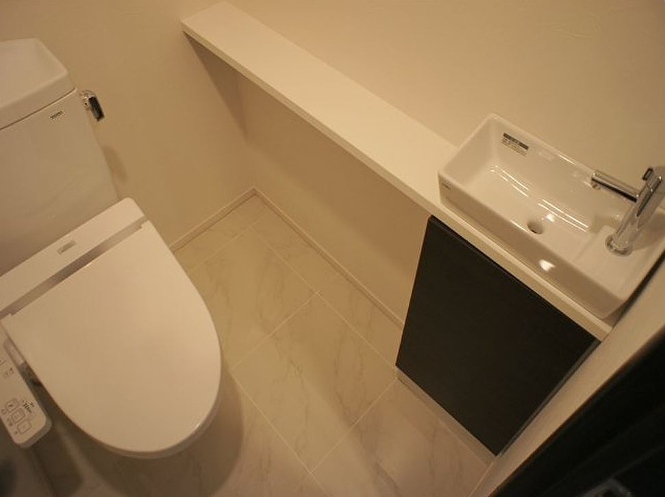 トイレ　写真は同タイプ住居です。