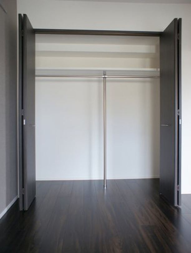 収納　写真は同タイプ住居です。