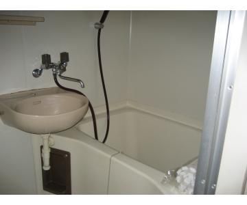 バス・シャワールーム　落ち着いた空間のお風呂です