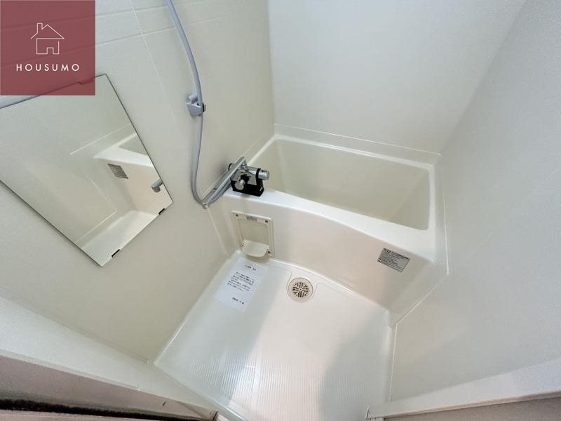 バス・シャワールーム　コンパクトで使いやすいお風呂です