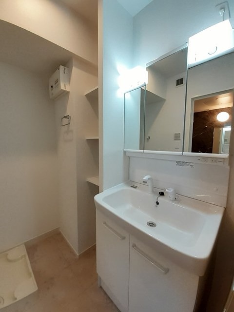 洗面設備　独立洗面台です。