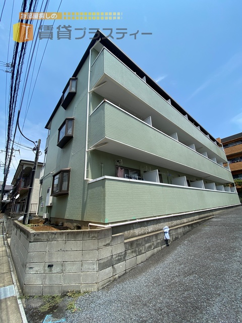 建物外観　前面が開けてて日当たり良好です。