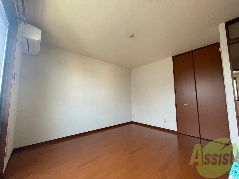 居室・リビング　こちらはリビングになります。広々していますね。