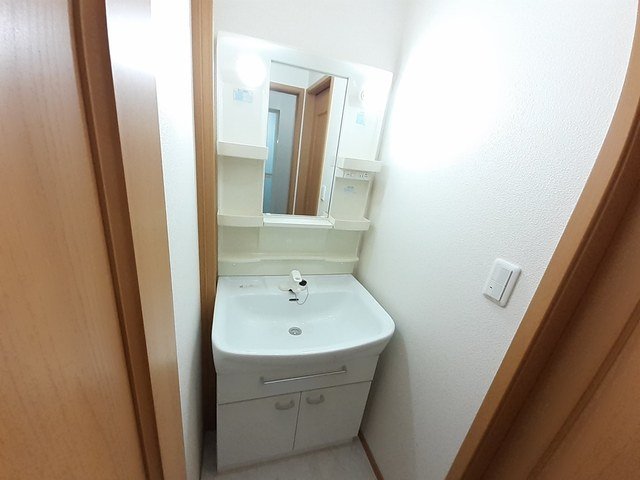 洗面設備　脱衣スペースもあります